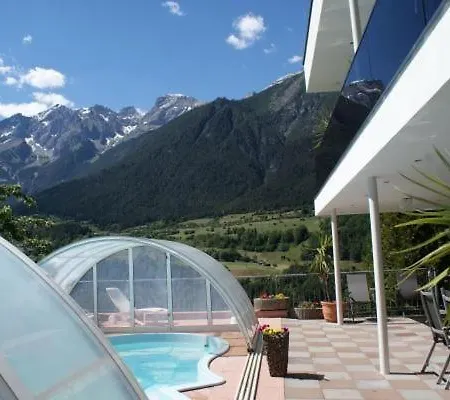 Komfortables In Mit Pool Holiday home *