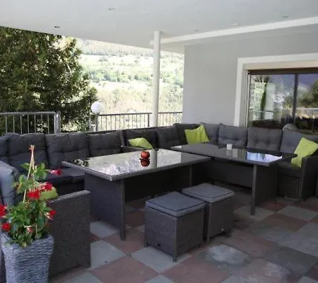 Komfortables In Mit Pool Holiday home *
